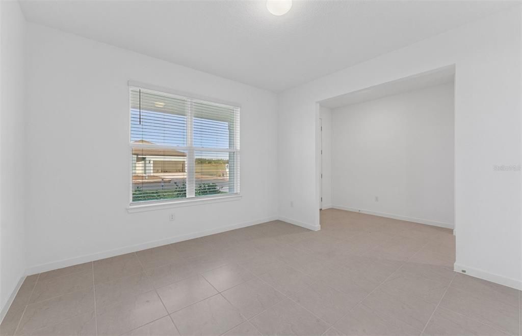 Active With Contract: $484,590 (4 beds, 3 baths, 2894 Square Feet)