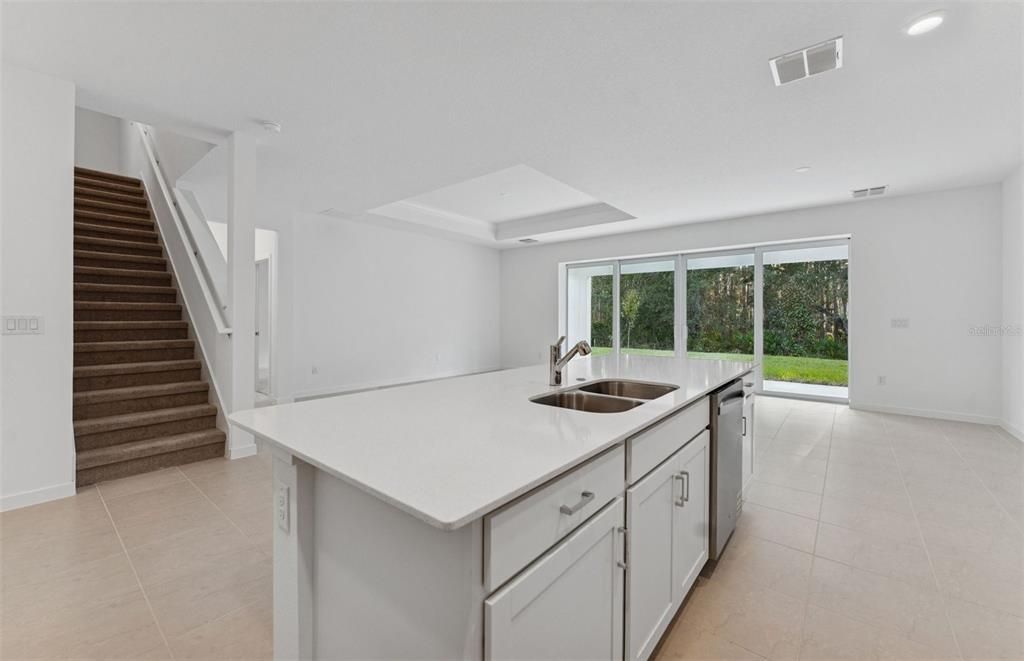 Active With Contract: $484,590 (4 beds, 3 baths, 2894 Square Feet)