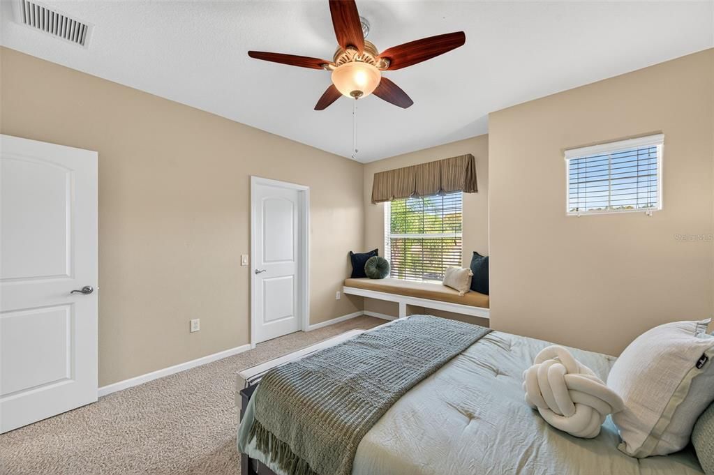 For Sale: $549,000 (5 beds, 3 baths, 2950 Square Feet)