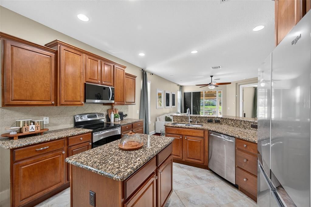 For Sale: $549,000 (5 beds, 3 baths, 2950 Square Feet)