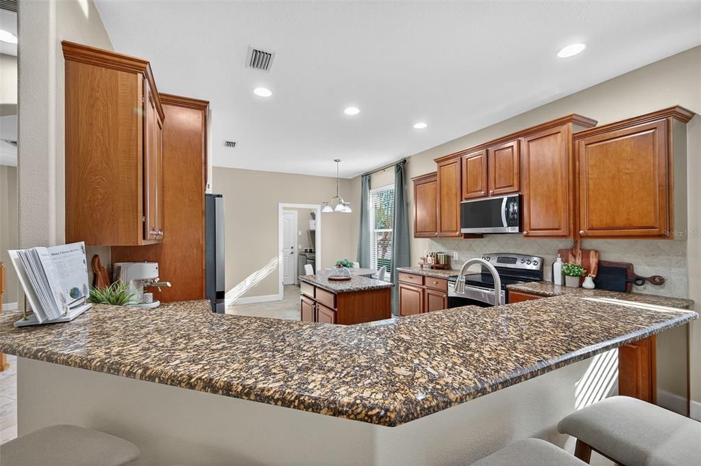 For Sale: $549,000 (5 beds, 3 baths, 2950 Square Feet)