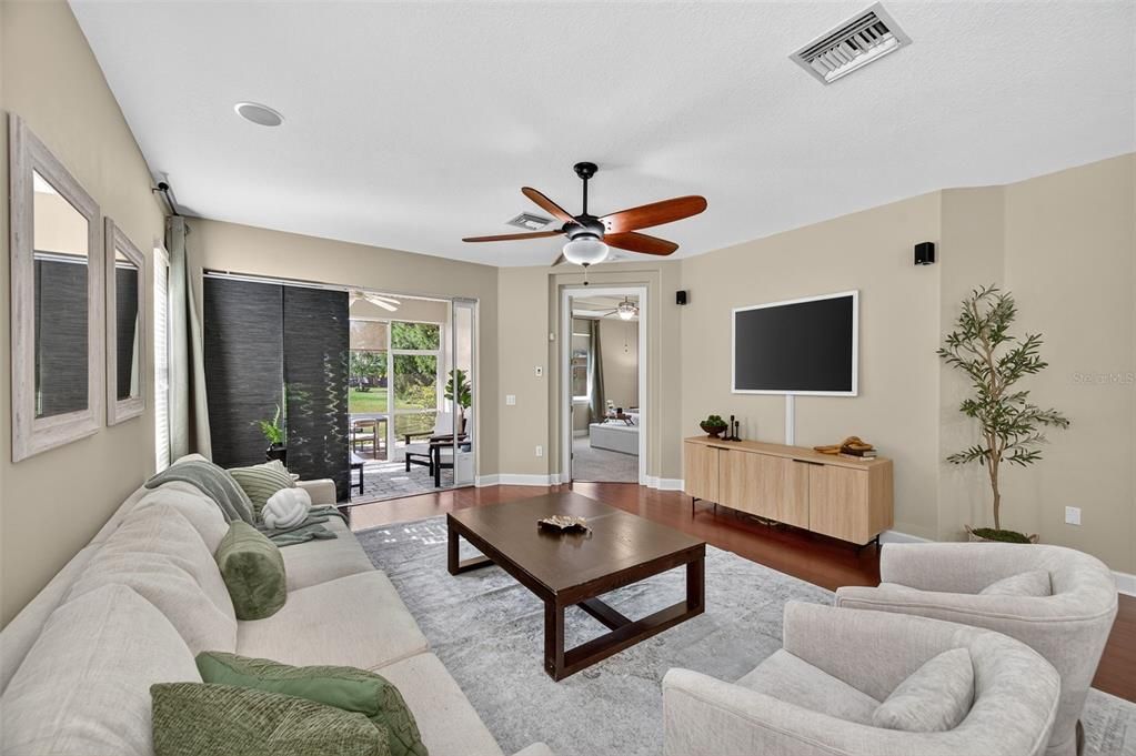 For Sale: $549,000 (5 beds, 3 baths, 2950 Square Feet)