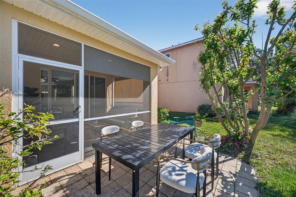 For Sale: $549,000 (5 beds, 3 baths, 2950 Square Feet)