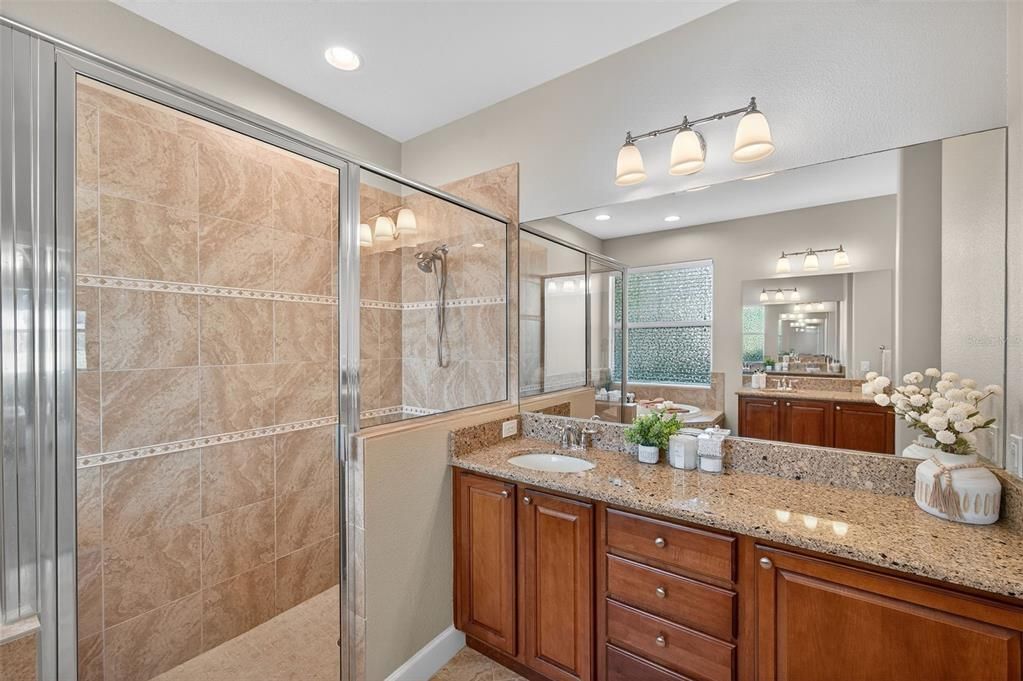 For Sale: $549,000 (5 beds, 3 baths, 2950 Square Feet)