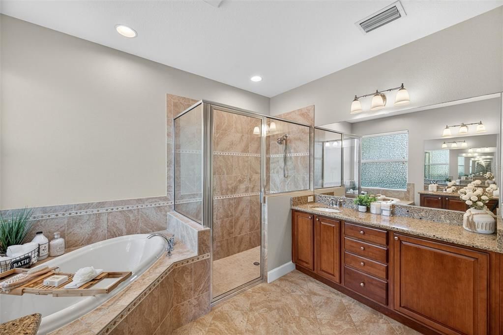 For Sale: $549,000 (5 beds, 3 baths, 2950 Square Feet)