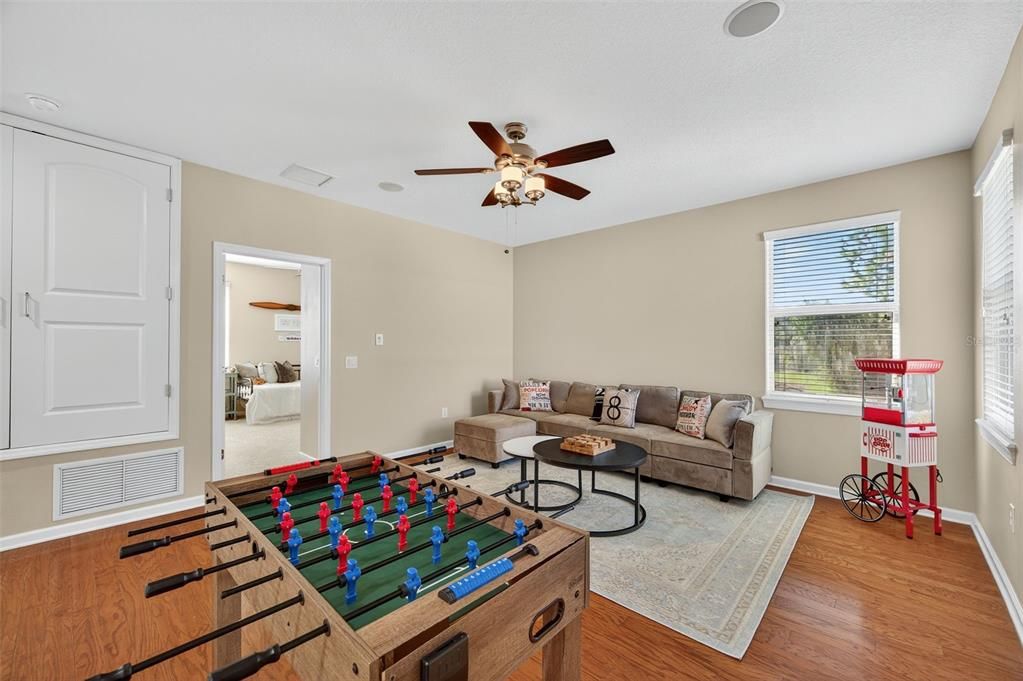 For Sale: $549,000 (5 beds, 3 baths, 2950 Square Feet)