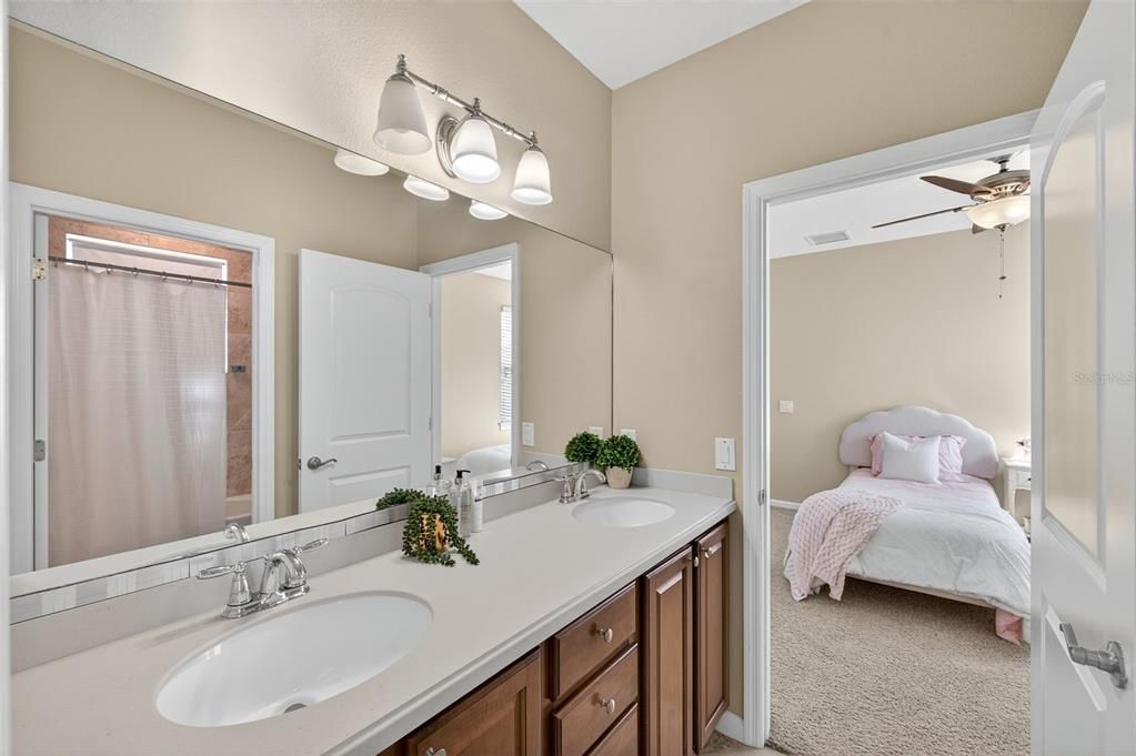 For Sale: $549,000 (5 beds, 3 baths, 2950 Square Feet)