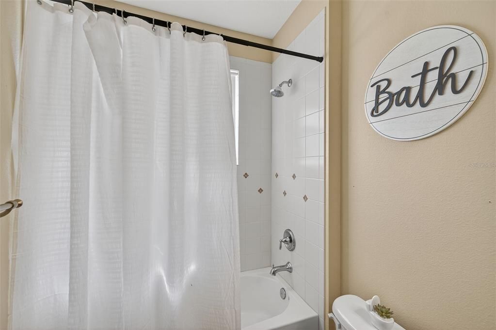 For Sale: $549,000 (5 beds, 3 baths, 2950 Square Feet)