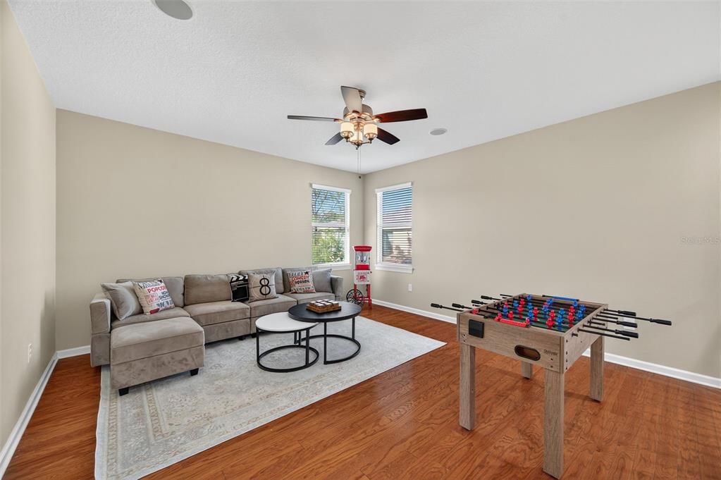 For Sale: $549,000 (5 beds, 3 baths, 2950 Square Feet)