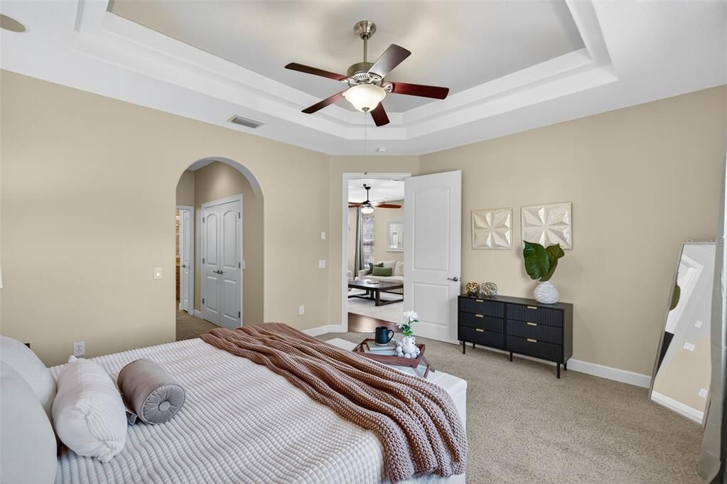 For Sale: $549,000 (5 beds, 3 baths, 2950 Square Feet)