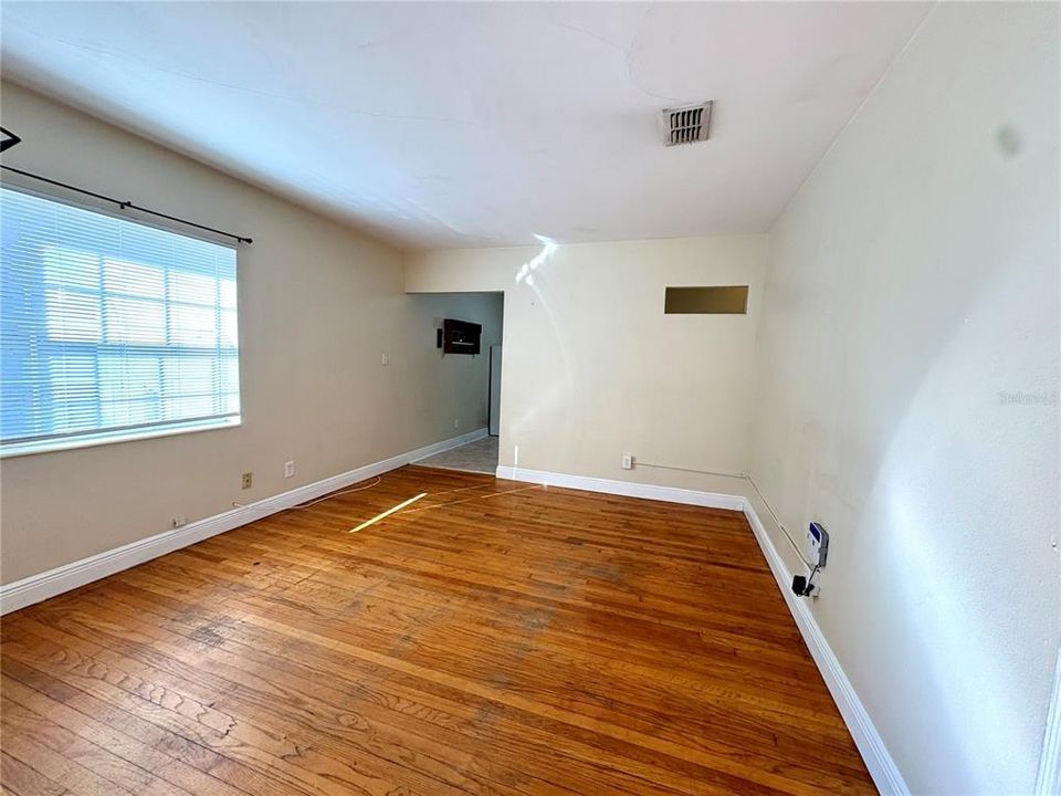 For Rent: $1,395 (2 beds, 2 baths, 850 Square Feet)