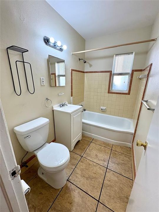 For Rent: $1,395 (2 beds, 2 baths, 850 Square Feet)