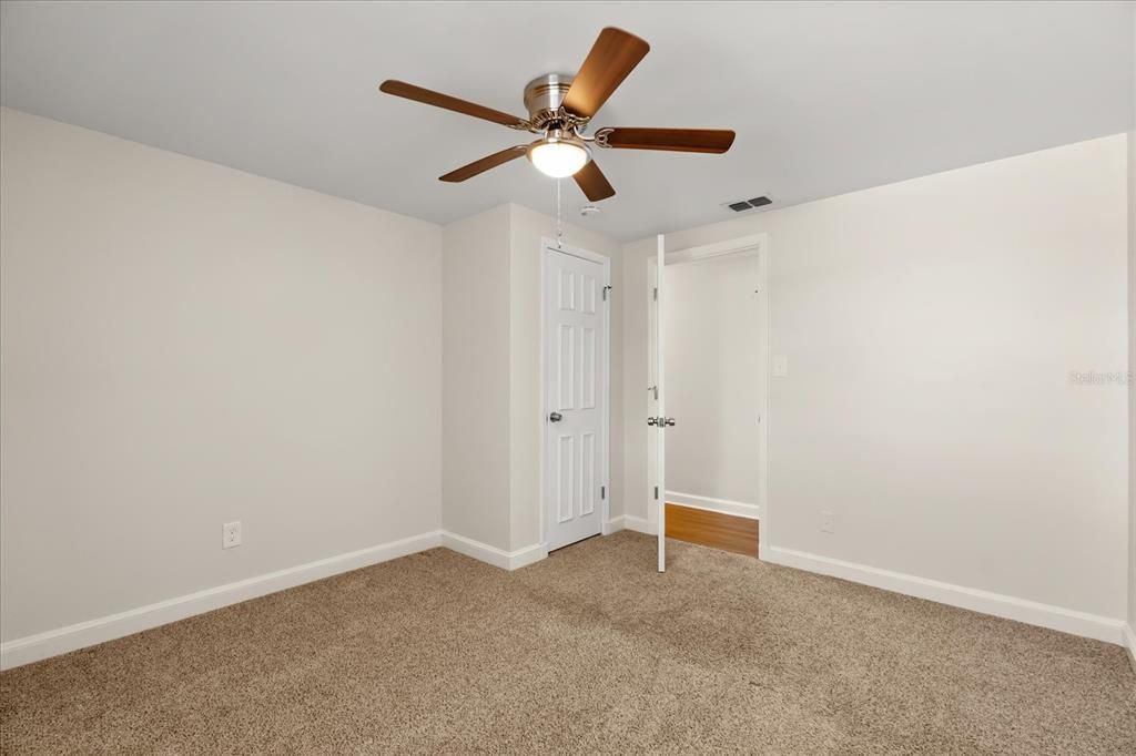 Под контрактом: $244,900 (3 спален, 2 ванн, 1740 Квадратных фут)