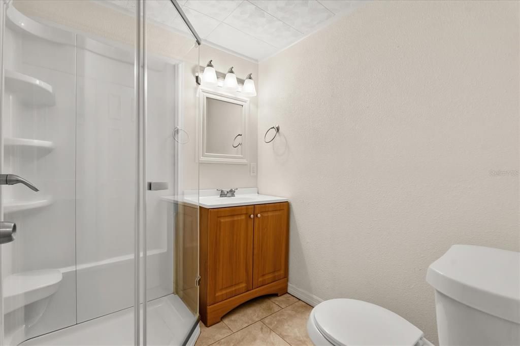 Под контрактом: $244,900 (3 спален, 2 ванн, 1740 Квадратных фут)