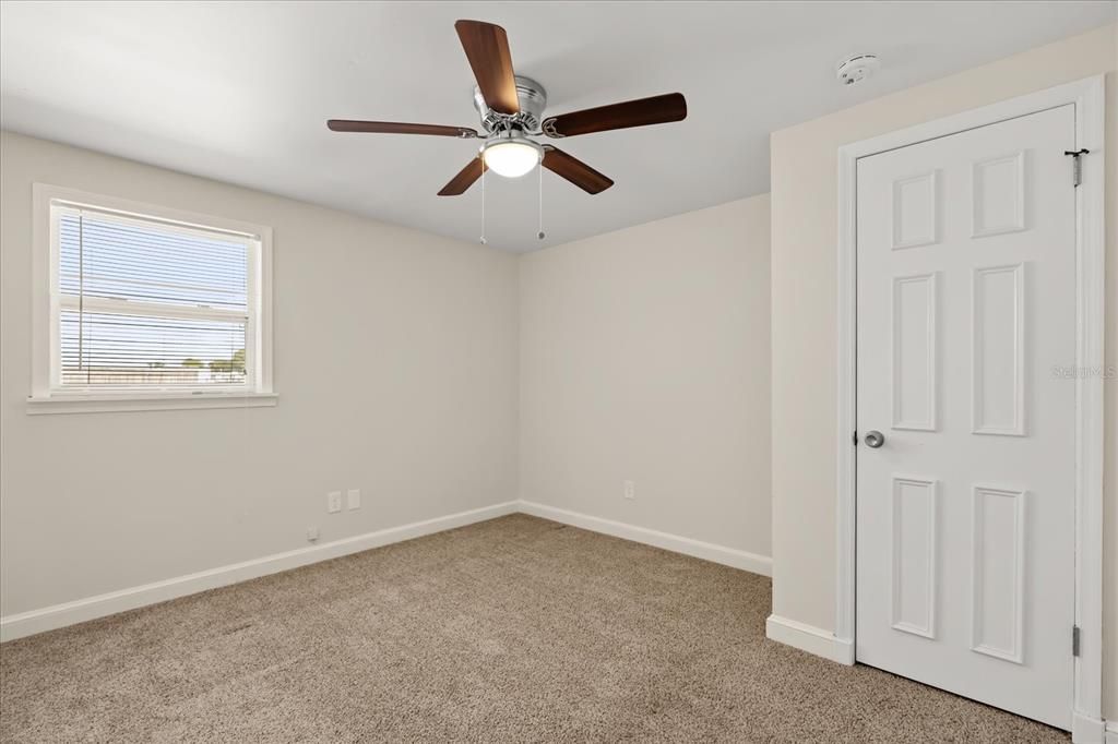 Под контрактом: $244,900 (3 спален, 2 ванн, 1740 Квадратных фут)