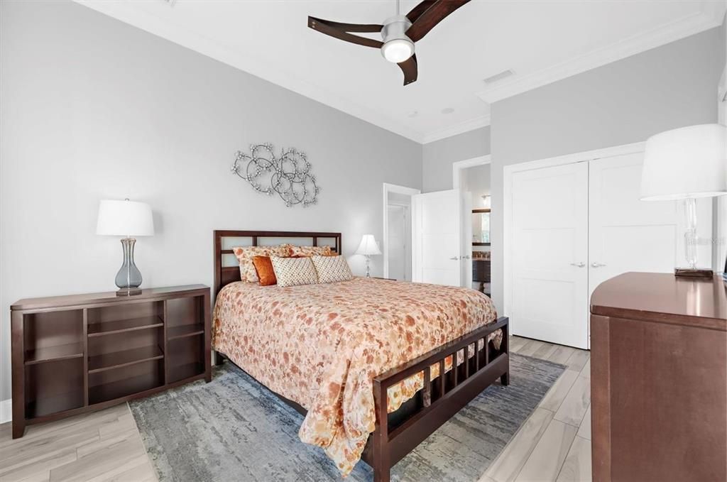 En Venta: $1,200,000 (4 camas, 3 baños, 3090 Pies cuadrados)