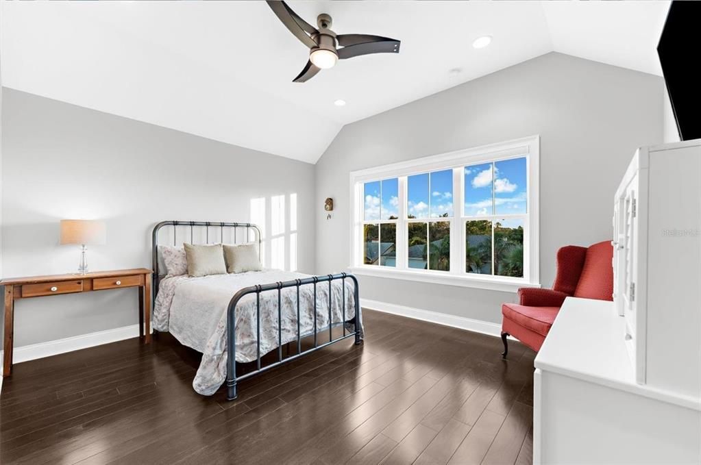 En Venta: $1,200,000 (4 camas, 3 baños, 3090 Pies cuadrados)