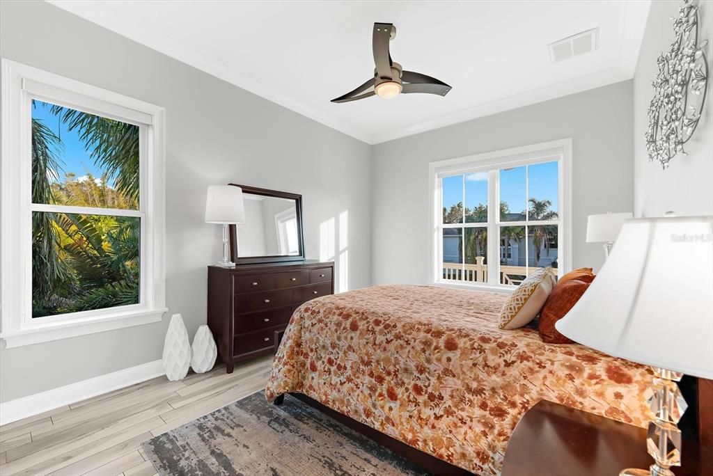 En Venta: $1,200,000 (4 camas, 3 baños, 3090 Pies cuadrados)