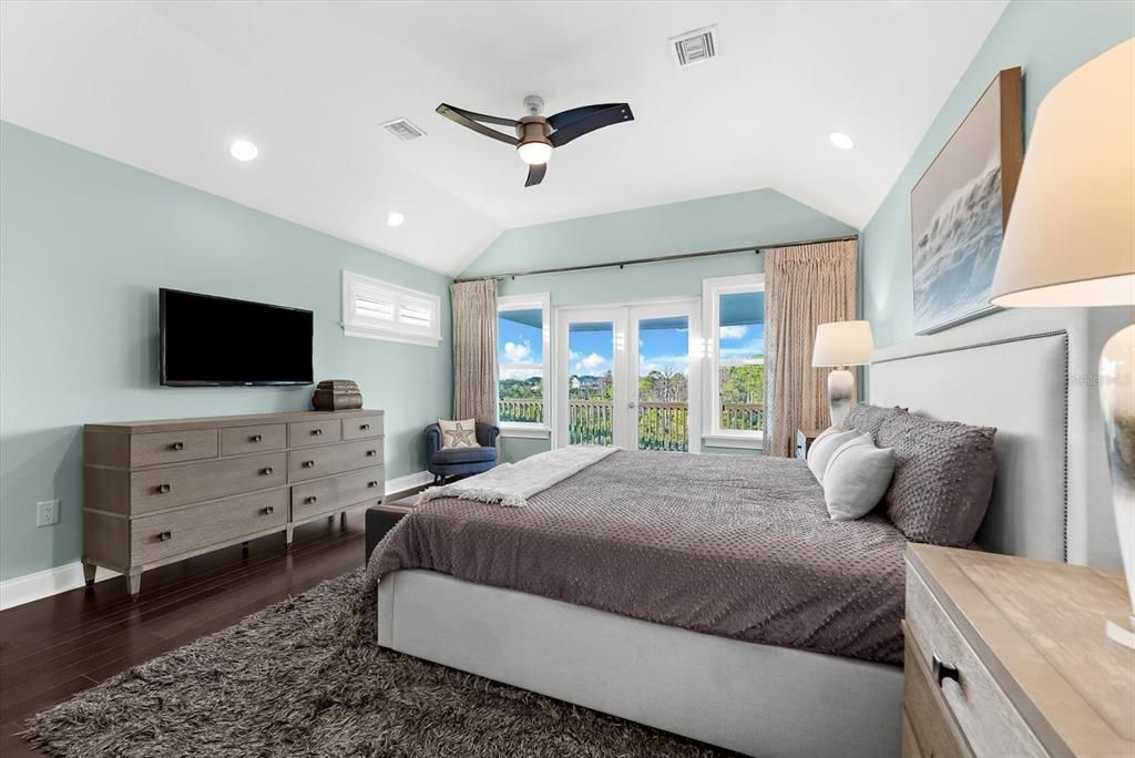 En Venta: $1,200,000 (4 camas, 3 baños, 3090 Pies cuadrados)