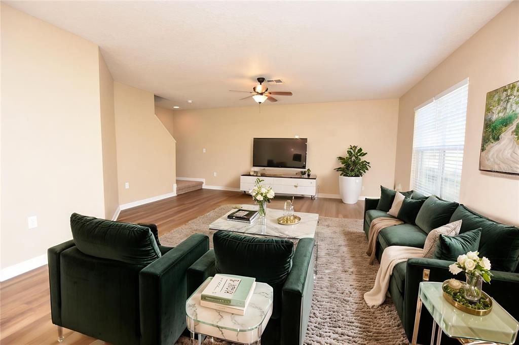 Active With Contract: $199,000 (3 beds, 2 baths, 1302 Square Feet)
