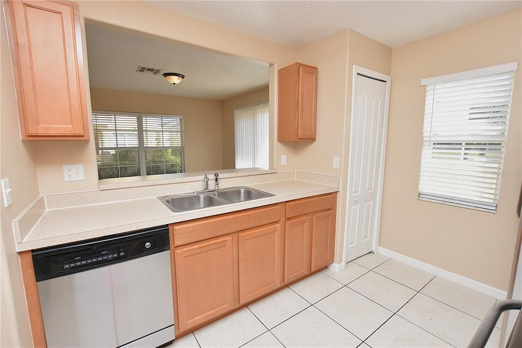 Active With Contract: $199,000 (3 beds, 2 baths, 1302 Square Feet)