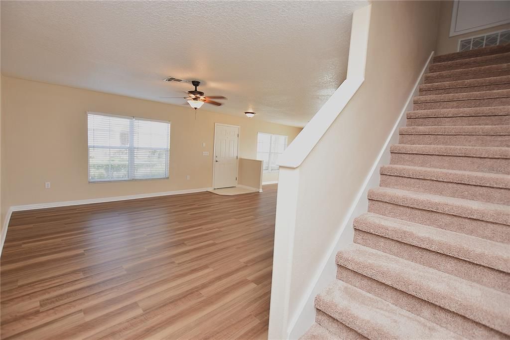 Active With Contract: $199,000 (3 beds, 2 baths, 1302 Square Feet)