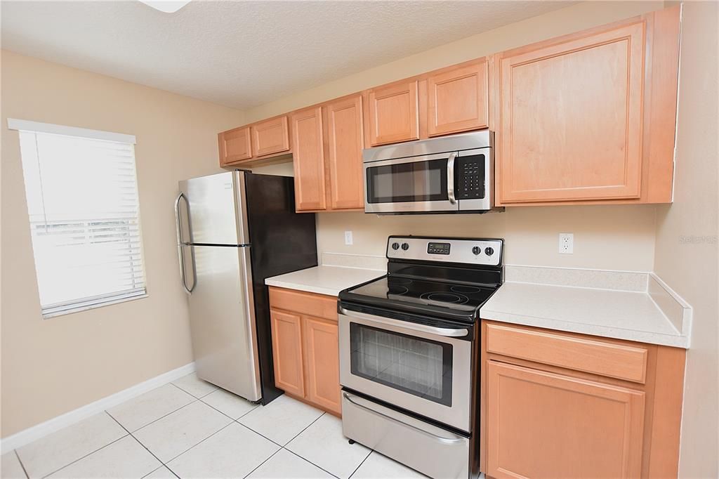 Active With Contract: $199,000 (3 beds, 2 baths, 1302 Square Feet)