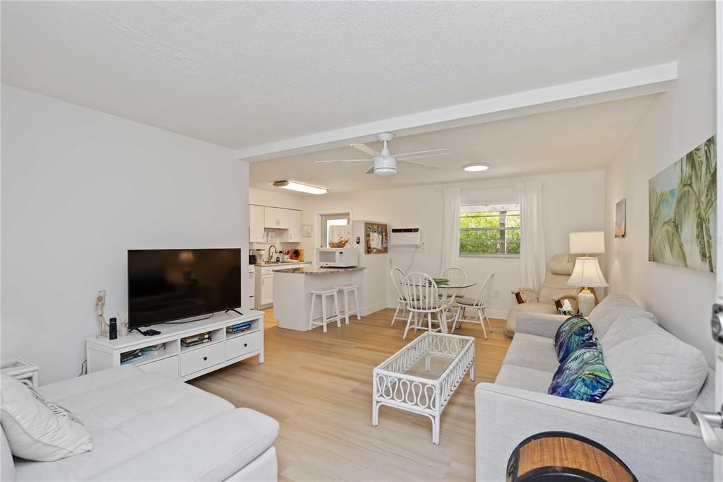 待售: $1,890,000 (6 贝兹, 0 浴室, 3174 平方英尺)