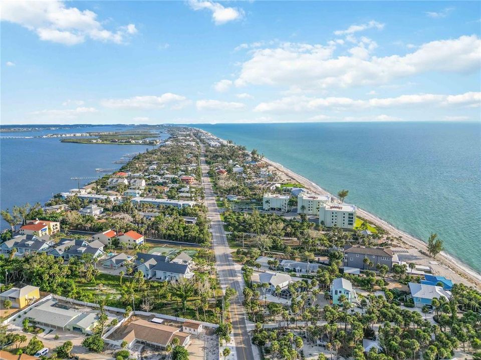 待售: $1,890,000 (6 贝兹, 0 浴室, 3174 平方英尺)