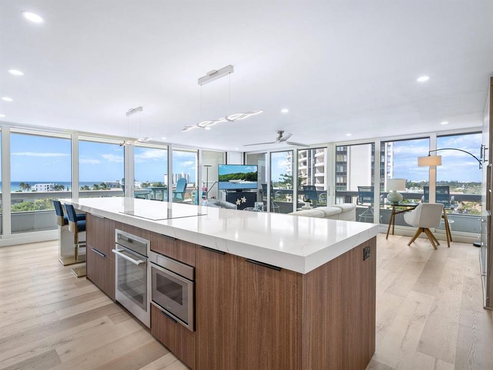 For Sale: $1,295,000 (1 beds, 1 baths, 928 Square Feet)