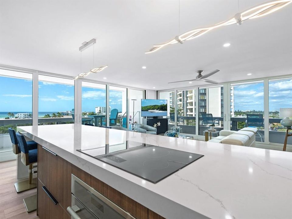 For Sale: $1,295,000 (1 beds, 1 baths, 928 Square Feet)
