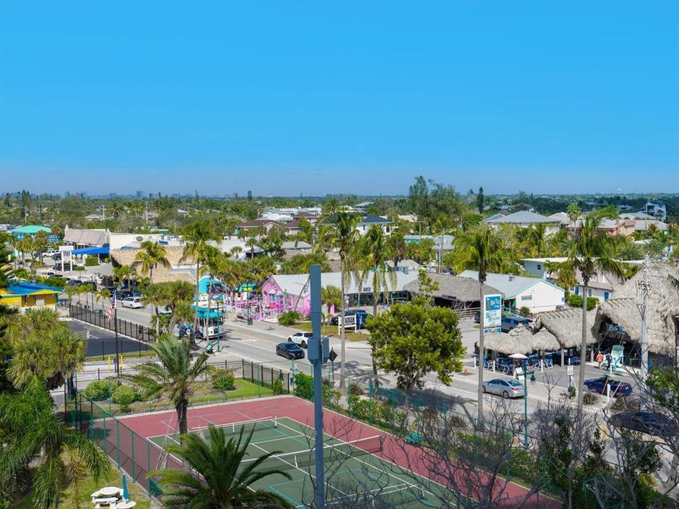 For Sale: $1,295,000 (1 beds, 1 baths, 928 Square Feet)