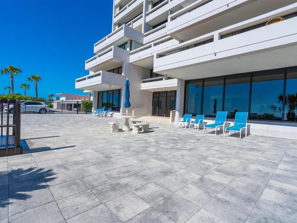 For Sale: $1,295,000 (1 beds, 1 baths, 928 Square Feet)