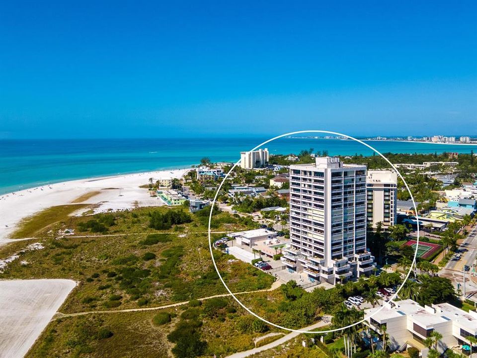 For Sale: $1,295,000 (1 beds, 1 baths, 928 Square Feet)