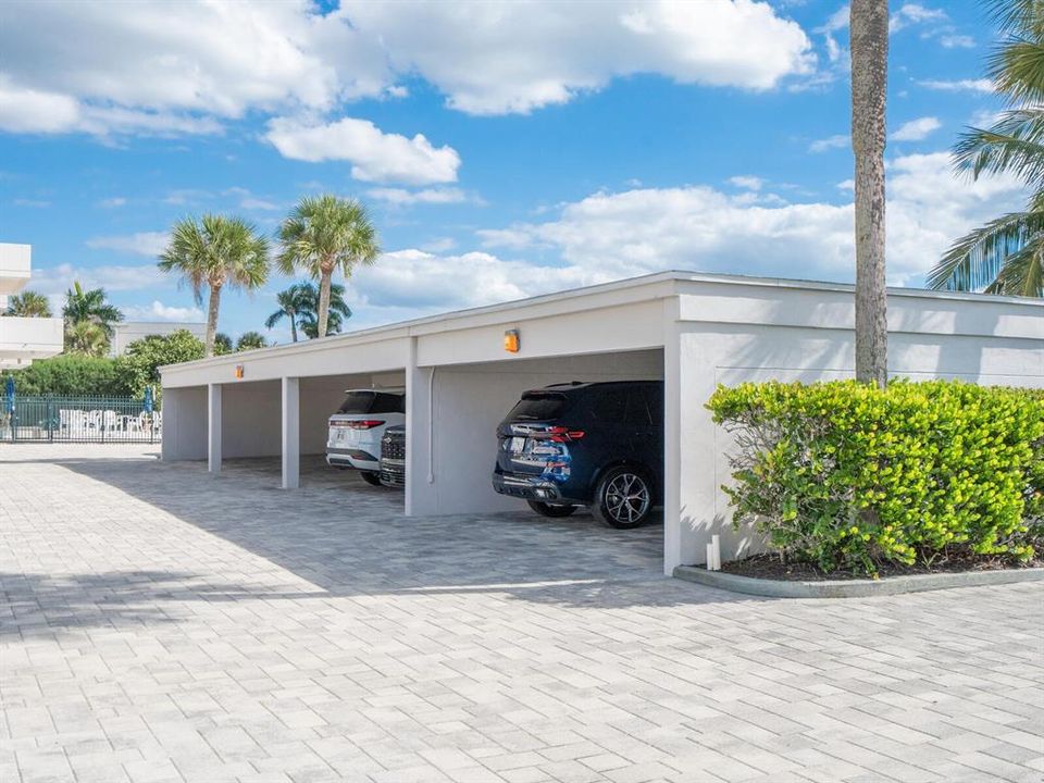 For Sale: $1,295,000 (1 beds, 1 baths, 928 Square Feet)