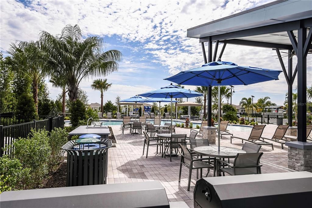 Active With Contract: $474,433 (3 beds, 2 baths, 2209 Square Feet)