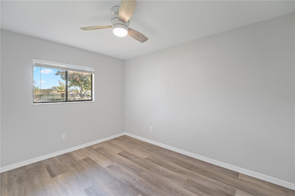 待售: $430,000 (3 贝兹, 1 浴室, 1086 平方英尺)