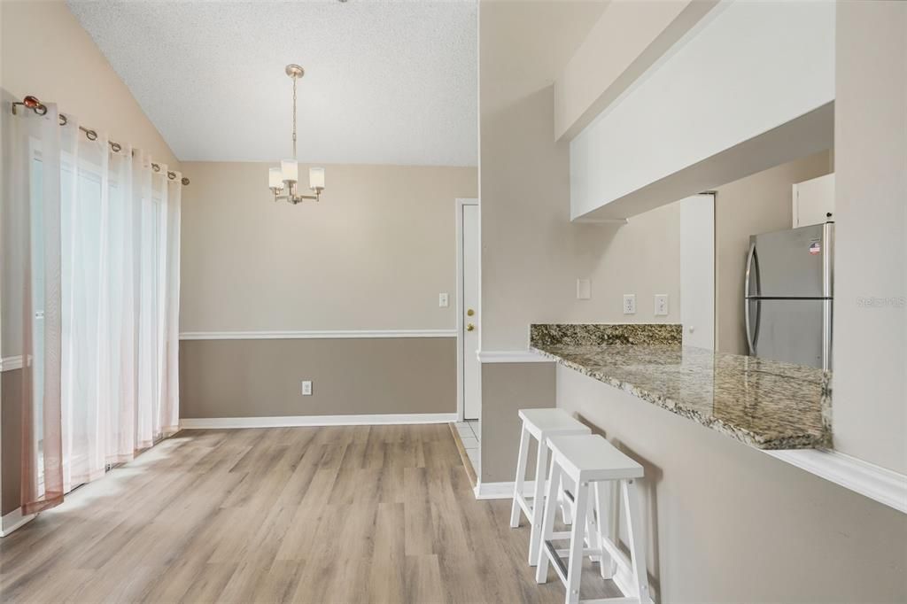 For Rent: $2,200 (2 beds, 2 baths, 787 Square Feet)