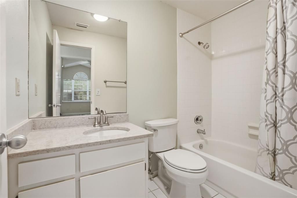 For Rent: $2,200 (2 beds, 2 baths, 787 Square Feet)