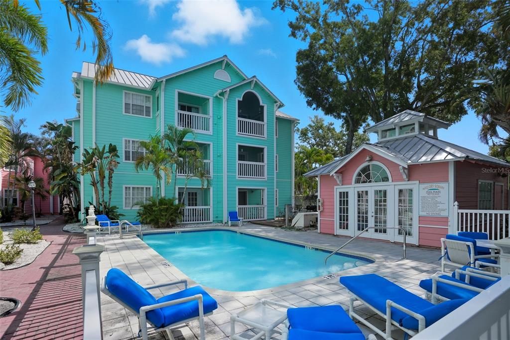 For Rent: $2,200 (2 beds, 2 baths, 787 Square Feet)