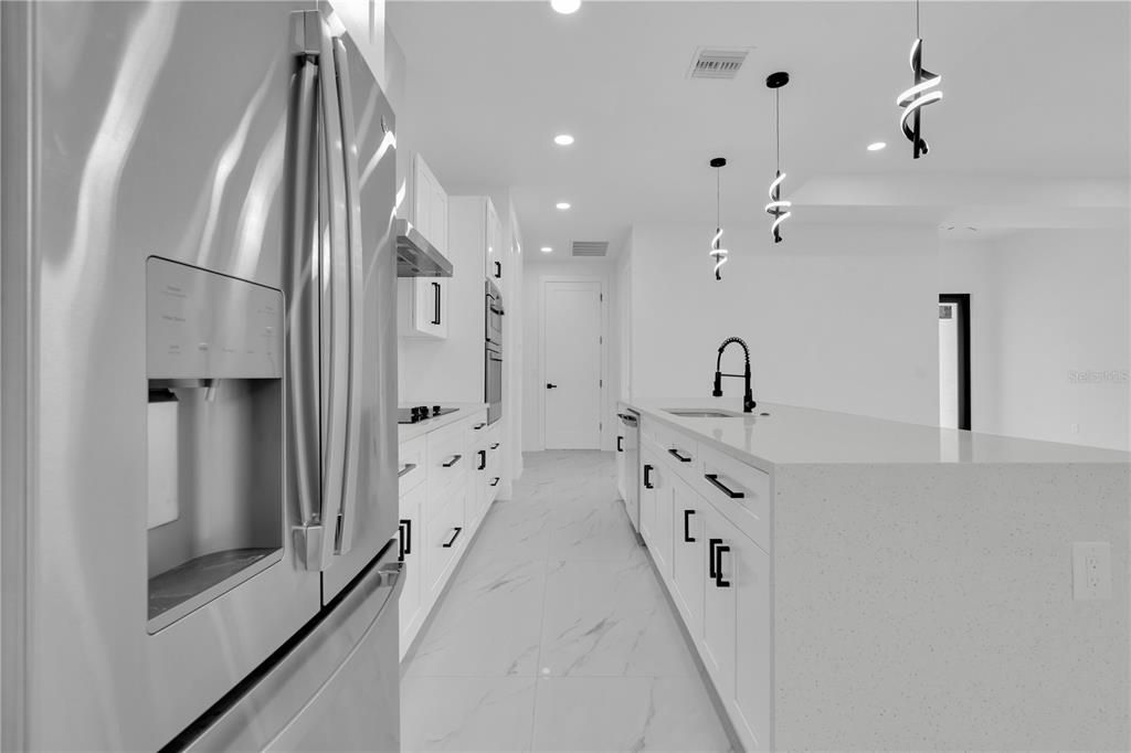 For Rent: $3,000 (4 beds, 3 baths, 2042 Square Feet)