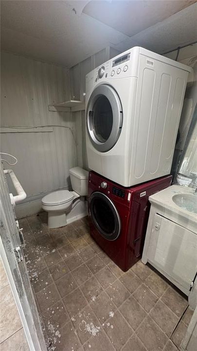 For Sale: $115,000 (2 beds, 2 baths, 744 Square Feet)