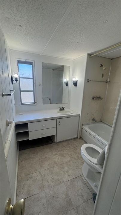 For Sale: $115,000 (2 beds, 2 baths, 744 Square Feet)