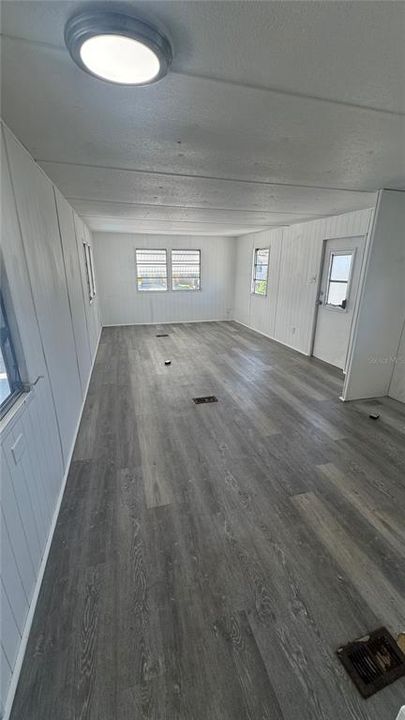 For Sale: $115,000 (2 beds, 2 baths, 744 Square Feet)