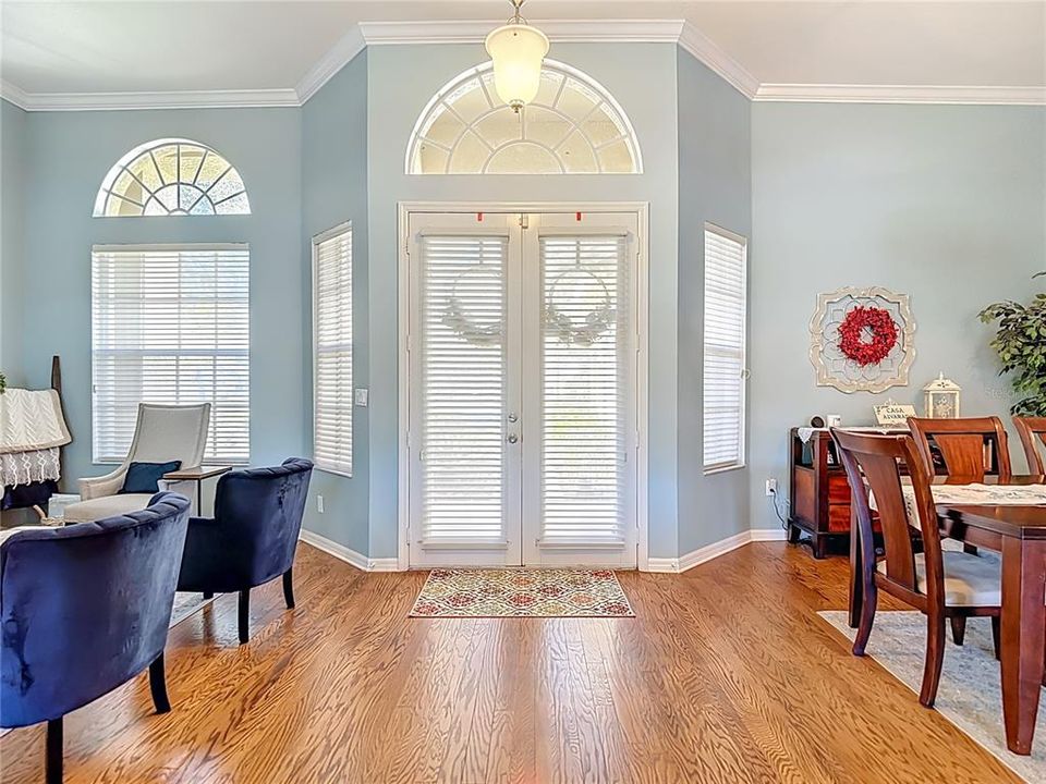 En Venta: $725,000 (4 camas, 3 baños, 2624 Pies cuadrados)