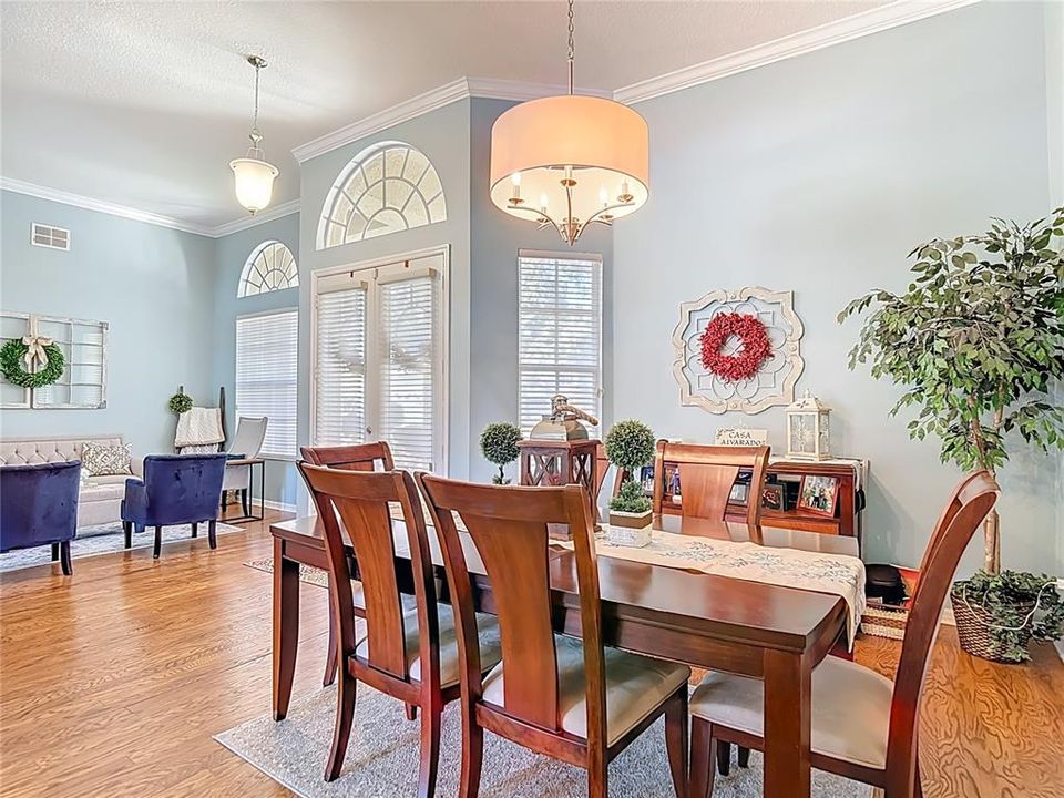 En Venta: $725,000 (4 camas, 3 baños, 2624 Pies cuadrados)