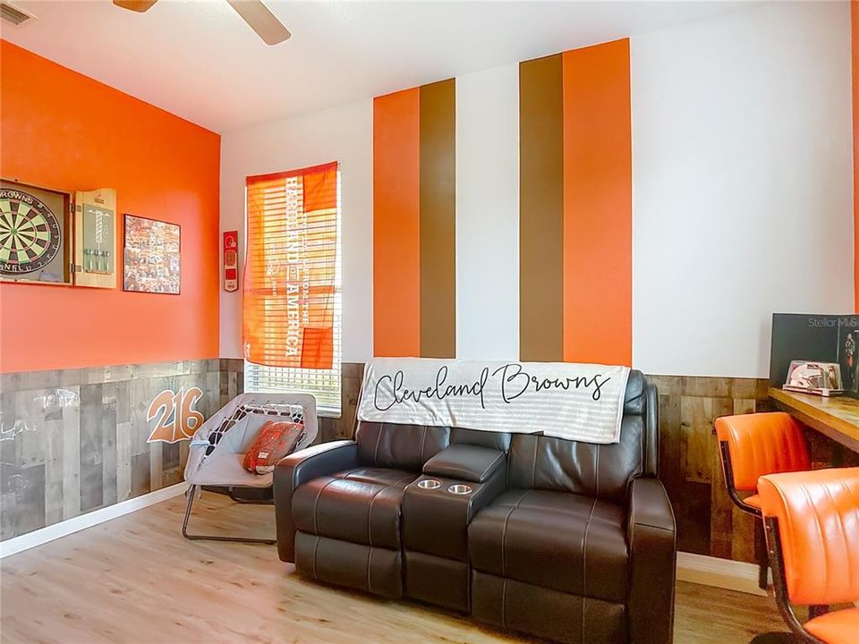 En Venta: $725,000 (4 camas, 3 baños, 2624 Pies cuadrados)