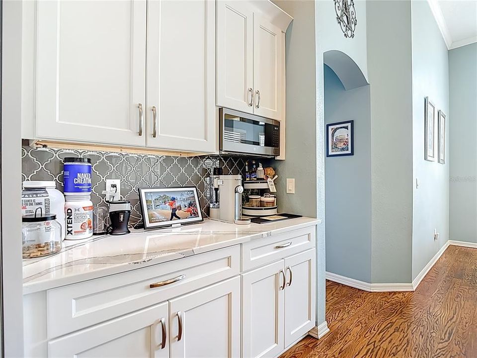 En Venta: $725,000 (4 camas, 3 baños, 2624 Pies cuadrados)