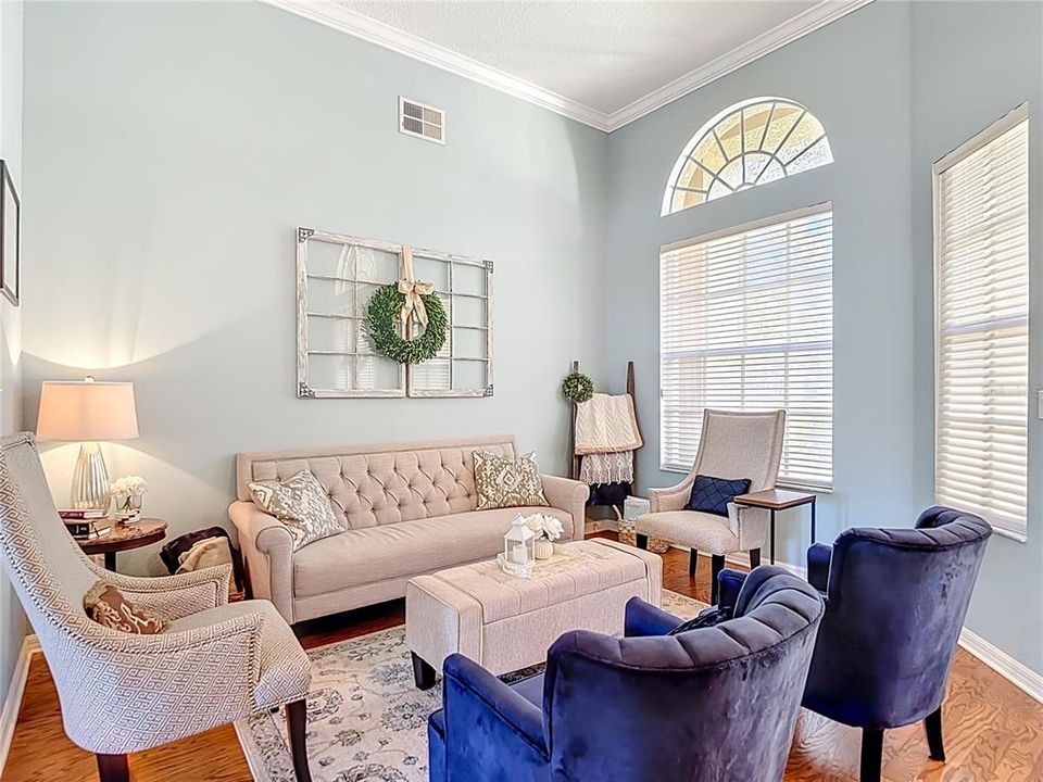 En Venta: $725,000 (4 camas, 3 baños, 2624 Pies cuadrados)