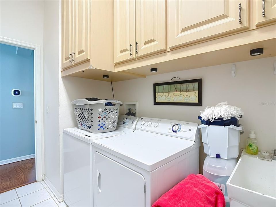 En Venta: $725,000 (4 camas, 3 baños, 2624 Pies cuadrados)